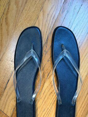 GAP Jelly Flip Flops in Black/Clear Size 9